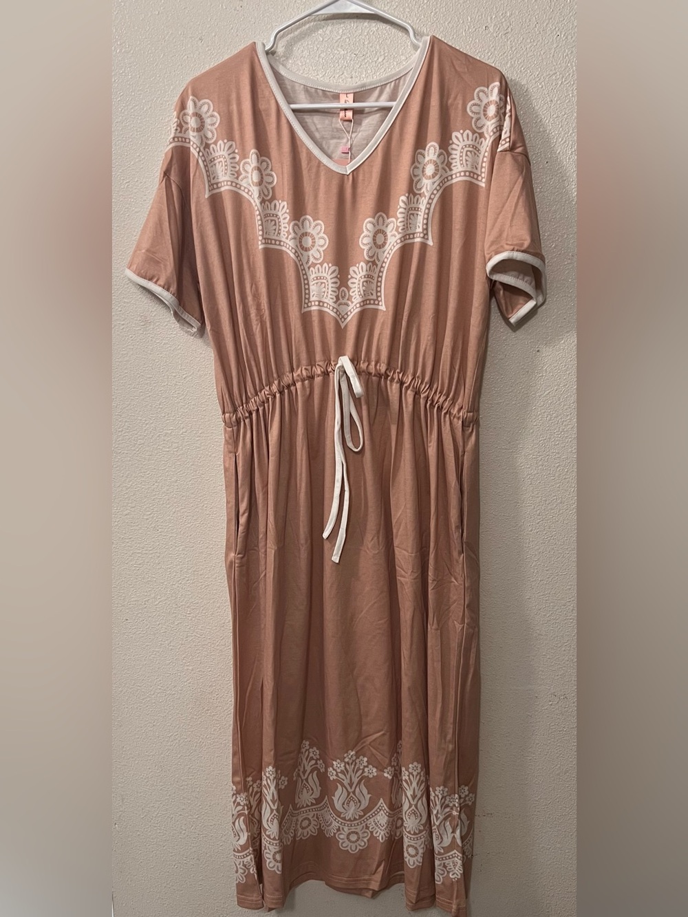 Women's Dusty Rose Short-Sleeve Drawstring tan/white Dress